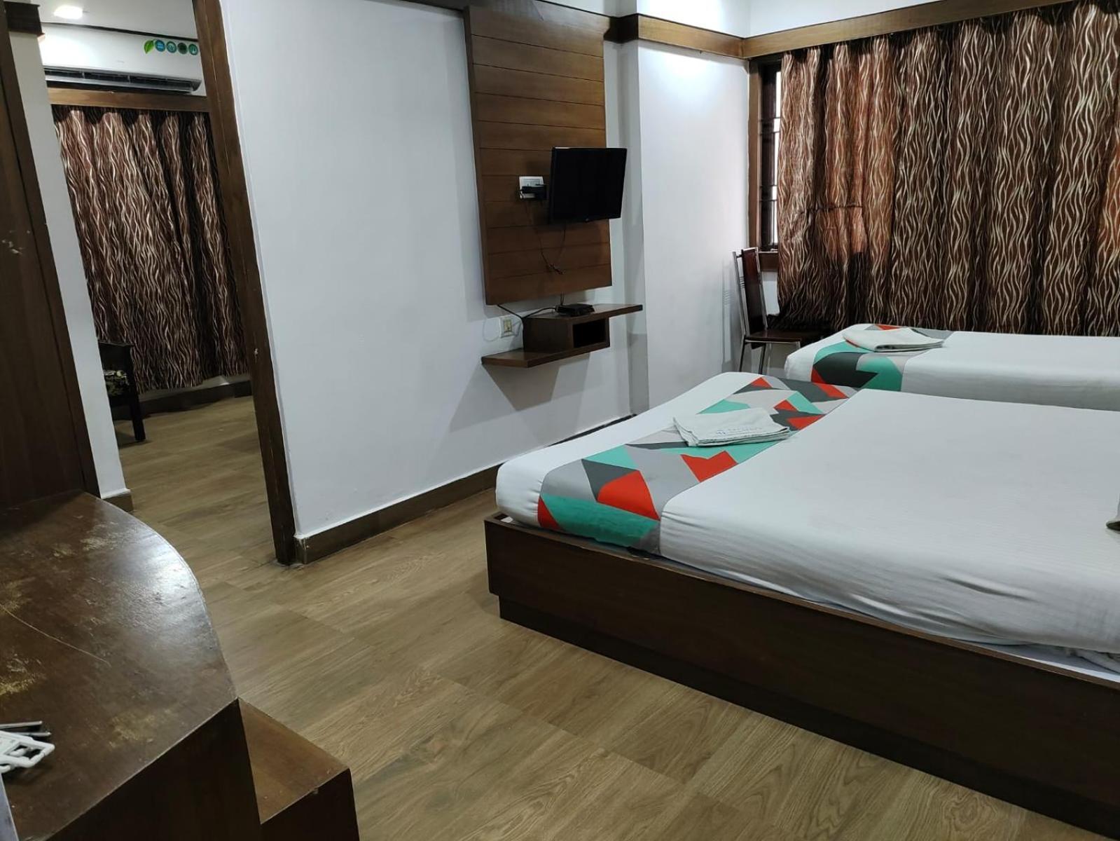 Khaleej Residency Near U S Embassy Hotel เชนไน ภายนอก รูปภาพ